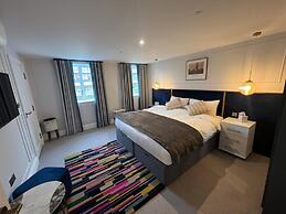 Three Falcons Hotel