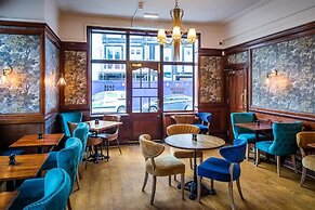 Three Falcons Hotel