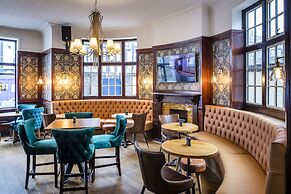 Three Falcons Hotel