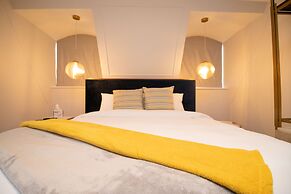 Three Falcons Hotel