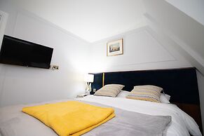 Three Falcons Hotel