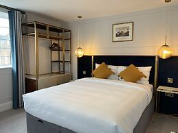 Three Falcons Hotel