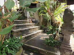Monkey Forest Bungalow