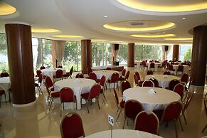 Douma Hotel