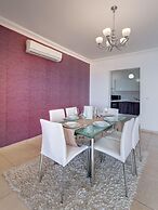 Ocean Front LUX Apartment wt Pool, Upmarket Area