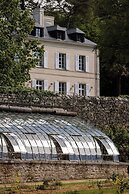 Domaine De Locguénolé & Spa