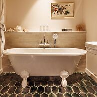 Domaine De Locguénolé & Spa
