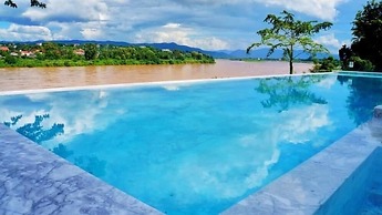 Chiangkhong Teak Garden Riverfront Onsen Hotel