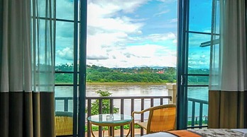 Chiangkhong Teak Garden Riverfront Onsen Hotel