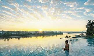 Chiangkhong Teak Garden Riverfront Onsen Hotel