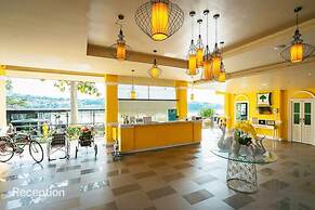 Chiangkhong Teak Garden Riverfront Onsen Hotel