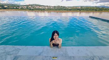 Chiangkhong Teak Garden Riverfront Onsen Hotel
