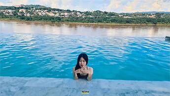 Chiangkhong Teak Garden Riverfront Onsen Hotel