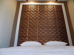 Freedom City Hotel