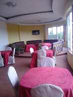 Makutano Hotel
