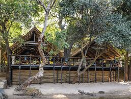 Ichingo Chobe River Lodge