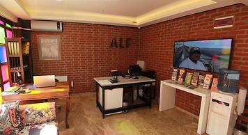 Alf Hotel