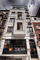 Alf Hotel