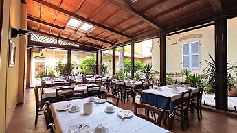 Hotel  Rita  Major