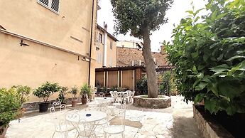Hotel  Rita  Major