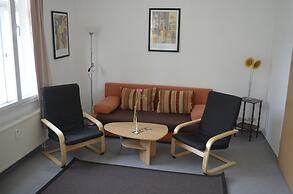 Apartment-Hotel