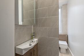 Silver Lining Apartment near Holyrood
