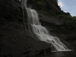 Simbamwenni Lodge and Camping