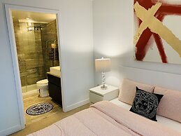 A&A Suites Magnificent 3-BD apt in DT