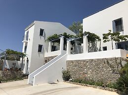 Zathea Apartments