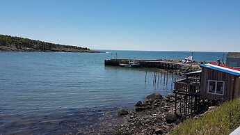 Whale Cove Inn