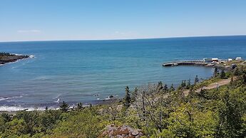 Whale Cove Inn
