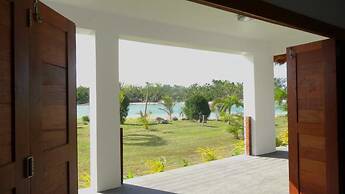 Paradise Point Views