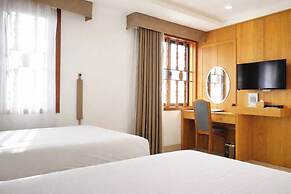 Sunny Ocean Hotel & Spa