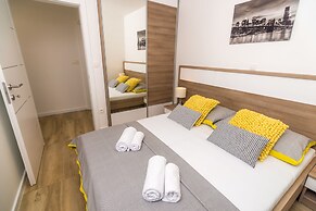 Apartments & Rooms Danivan Pool Villas