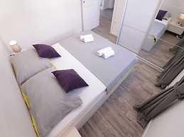 Apartments & Rooms Danivan Pool Villas
