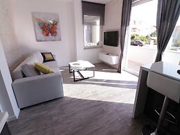Apartments & Rooms Danivan Pool Villas