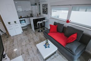 Apartments & Rooms Danivan Pool Villas