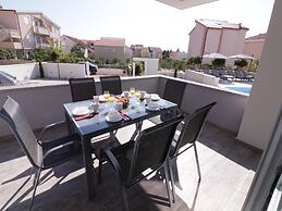 Apartments & Rooms Danivan Pool Villas