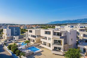 Apartments & Rooms Danivan Pool Villas