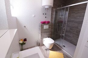 Apartments & Rooms Danivan Pool Villas