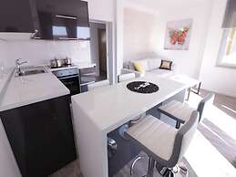 Apartments & Rooms Danivan Pool Villas