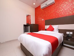 OYO 19687 Hotel Airway