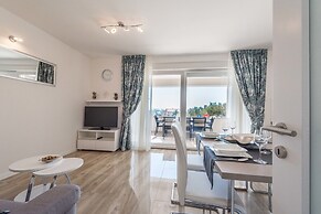 Apartments with Pool Villa Zora