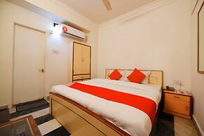 OYO 22915 C M Regency