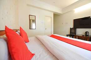 OYO 22915 C M Regency