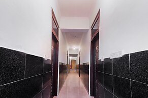 OYO 24228 Hotel Hans