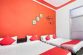 OYO 24228 Hotel Hans