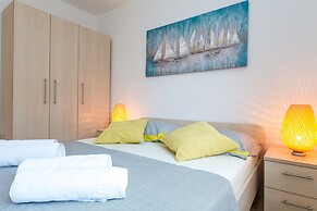 Maru Apartments