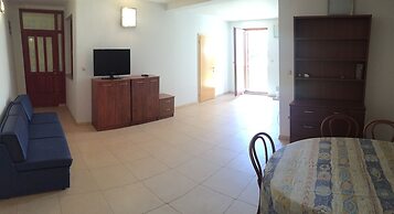 Maru Apartments