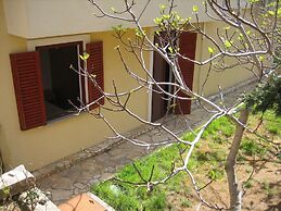 Maru Apartments